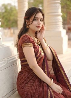 Angelaa - masseuse in Muscat Photo 4 of 8