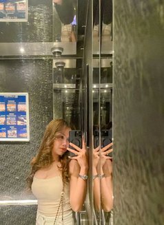Lovely Vicky! - Acompañante in Singapore Photo 7 of 7