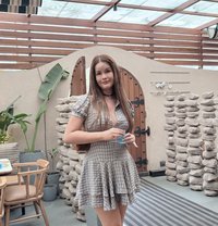 Angelic Bombshell Rosé Taylor - escort in Mumbai