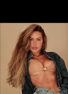 Angelina C Orlova - puta in Singapore Photo 7 of 11