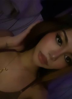 Angelina - Acompañantes transexual in Manila Photo 2 of 7