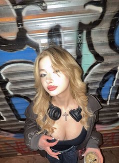 Angelina - escort in İstanbul Photo 3 of 6