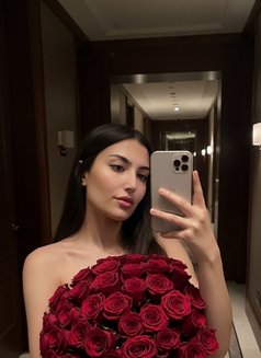 Vanessa Russian🇷🇺 POPPERS - Transsexual escort in Riyadh Photo 1 of 14