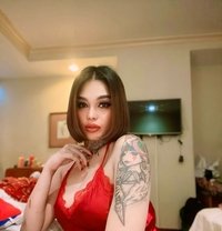 Angelinaholly89 - Transsexual escort in Makati City