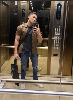 Angga Jkt - Male escort in Jakarta Photo 7 of 11