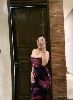 Anggella - puta in Bali Photo 1 of 1