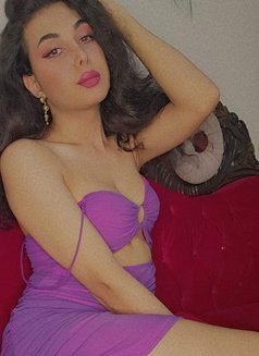 Angi - Transsexual escort in Beirut Photo 4 of 9