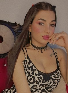 Angi - Transsexual escort in Beirut Photo 5 of 9