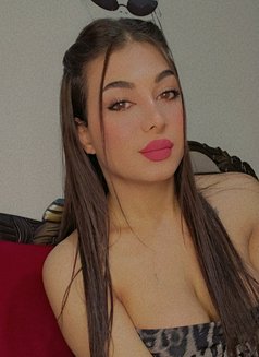 Angi - Transsexual escort in Beirut Photo 14 of 17