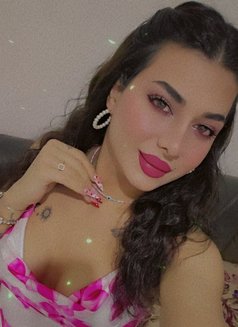 Angi - Transsexual escort in Beirut Photo 13 of 15