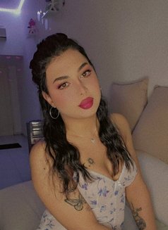 Angi - Transsexual escort in Beirut Photo 7 of 9