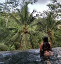Angie Squirter - puta in Bali