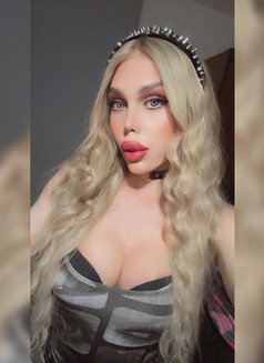 Angie Azzam - Transsexual escort in Beirut Photo 30 of 30