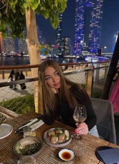 Angie Full service - escort in Dubai Photo 9 of 14