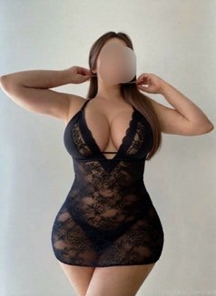 Angie Sanz - puta in Dubai Photo 16 of 16