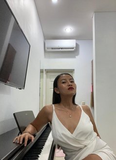 Angie the Squirter - puta in Bali Photo 8 of 8
