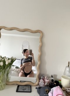 Angiesexyxx - puta in Monaco Photo 8 of 8