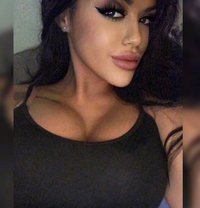 Anhsang - escort in Budva