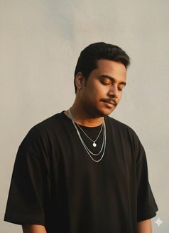 Ani - Acompañantes masculino in Kolkata Photo 3 of 4