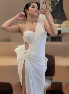 Ani - escort in Singapore Photo 1 of 5