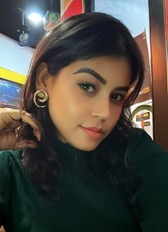 Ani - escort in Singapore Photo 2 of 5