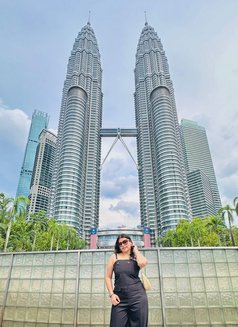 Ani - escort in Singapore Photo 5 of 5