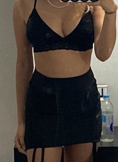 Ani - puta in Gurgaon Photo 2 of 2