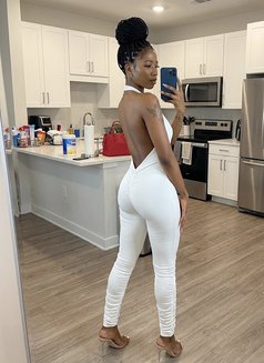 Sweet-candy - escort in Ikeja Photo 4 of 4