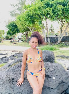 Aniel - puta in Mauritius Photo 5 of 6