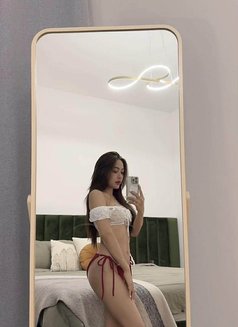 Anika - escort in Doha Photo 5 of 7