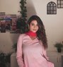 Anika - puta in Dubai Photo 1 of 6