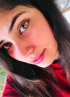 Anika - escort in New Delhi Photo 3 of 6