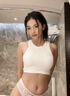PETITE AND GORGEOUS ANGEL - escort in Singapore Photo 4 of 9