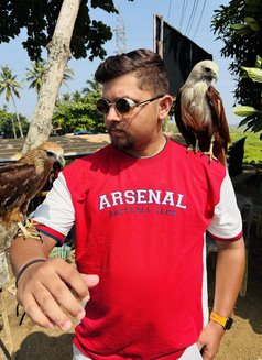 Aniket Rawool - Acompañantes masculino in Mumbai Photo 3 of 3
