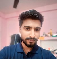 TOM - Male adult performer in Lucknow