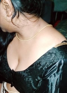 Anila Benny - escort in Kochi Photo 2 of 4