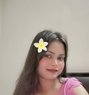 Anjali - puta in Hyderabad Photo 2 of 2