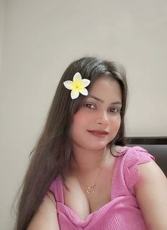 Anjali - puta in Hyderabad Photo 2 of 2
