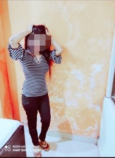Madhu real meet &cam service - escort in Bangalore Photo 1 of 2