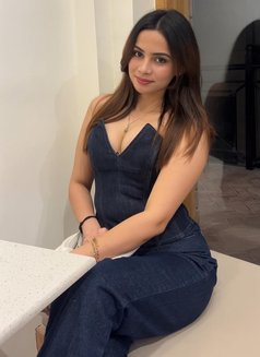 Anisha - escort in Dubai Photo 1 of 4