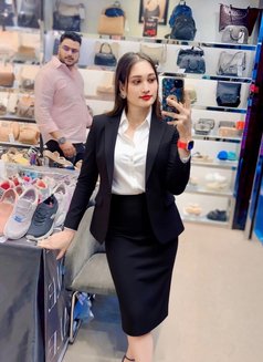 Anisha Khan - puta in Hyderabad Photo 12 of 15