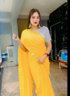 Anisha Khan - puta in Hyderabad Photo 13 of 15