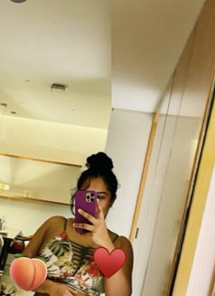 Anisha - escort in Dubai Photo 5 of 6