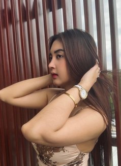 Anissa - puta in Bali Photo 6 of 6