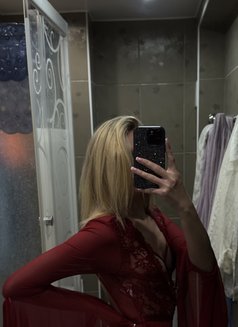 Anita - escort in Dubai Photo 3 of 4