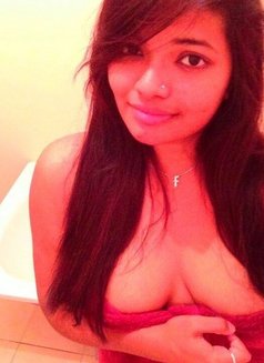 Anita - puta in Chennai Photo 2 of 8