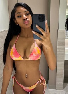 Anita New in Mucat - puta in Muscat Photo 2 of 3