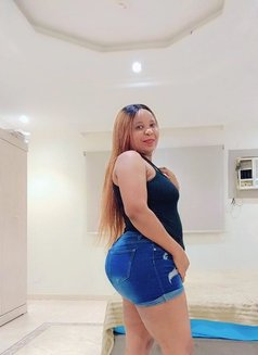 Anita - escort in Riyadh Photo 2 of 7