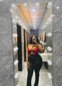 Anita - escort in Singapore Photo 5 of 8