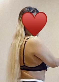 Anita - escort in Muscat Photo 5 of 11